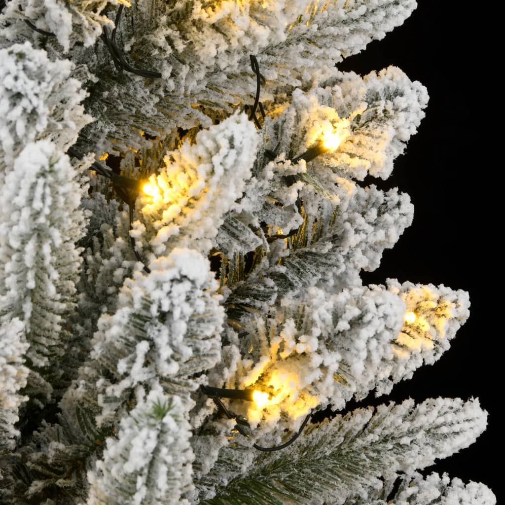 Kunstkerstboom Met 150 Led's En Sneeuw